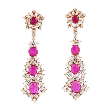 Ruby and Diamond Dangle Earring in 18k Gold For Sale at 1stDibs