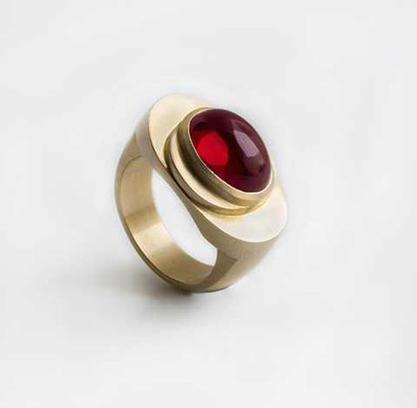 Oval Signet Ring With Rhodolite Garnet Cabochon — KIN CHOI