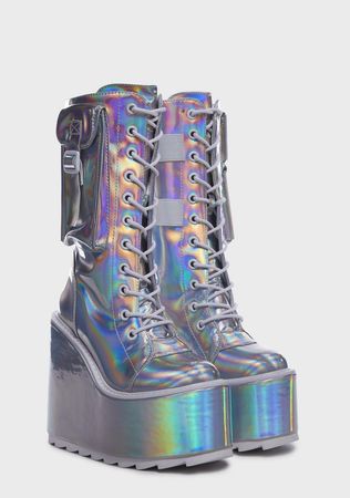 Holographic platform boots
