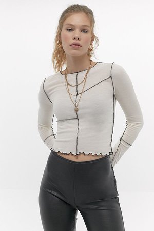 UO Contrast Stitch Layering Top 35.00 €