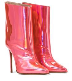 pink boot