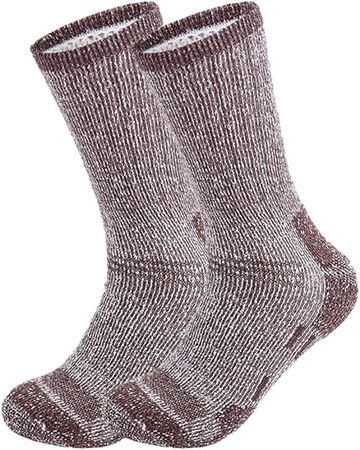 SOLAX Mens Merino Wool Hiking Socks 2 Pairs Outdoor Trail Crew Socks at Amazon Men’s Clothing store