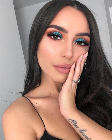 turquoise makeup look