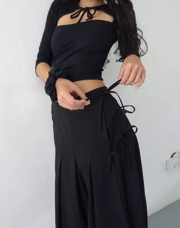 Black Pleated Midi Skirt | Madelyn – motelrocks-com-us
