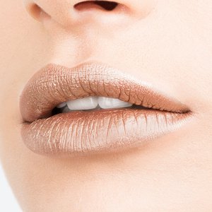 Cream Shimmery Lips