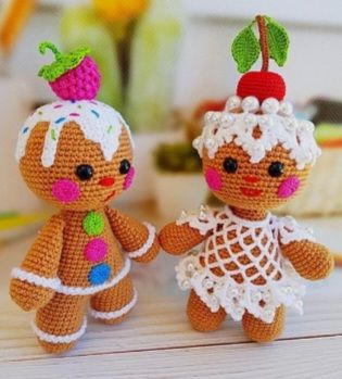 crochet gingerbread man + woman