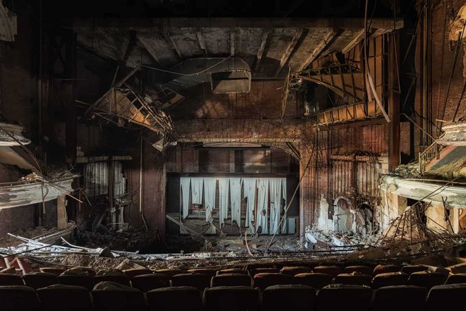 urbex abandoned theatre