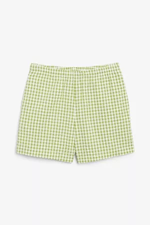 High-waist seersucker shorts - Green gingham - Trousers & shorts - Monki WW