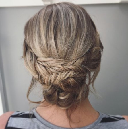 60 Prom Updos Ideas for Long Hair - ChecoPie