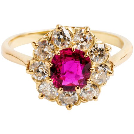 1.88 Carat Ruby and Diamond Gold Cluster Ring For Sale at 1stDibs