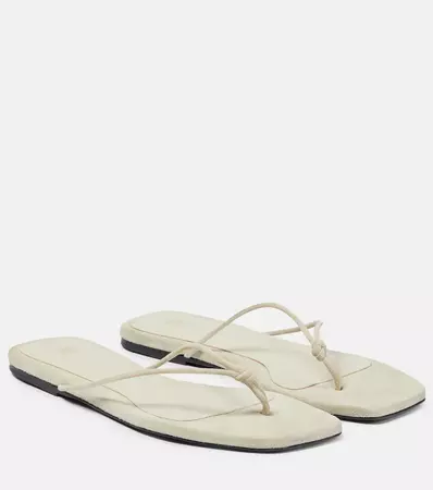 The Knot Suede Thong Sandals in White - Toteme | Mytheresa