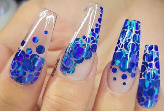 clear nails with blue bubbles
