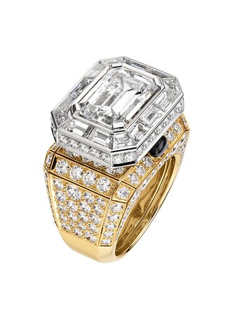 Chanel - Diamond Stopper ring in yellow gold, platinum, diamonds and onyx.
