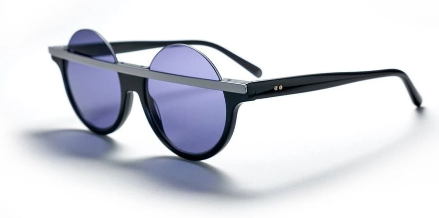 Sunglasses -Bugs - Matrix Resurrections | Matrix Wiki | Fandom
