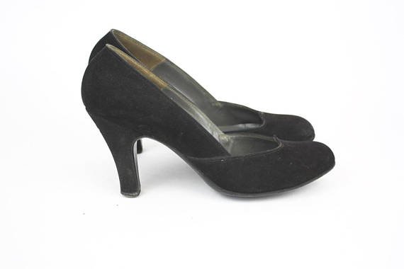 Vintage 40s Shoes by Evins Black Suede Leather Low Cut Pumps 3 inch Heel size 7 1/2 AAAA for Pickets