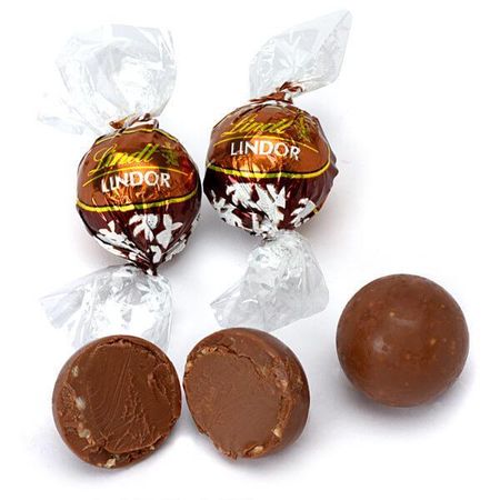 Lindt Chocolate Lindor Truffles - Hazelnut: 120-Piece Box | Candy Warehouse