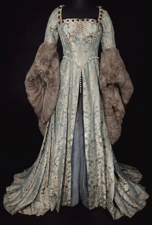 medieval dress with fur