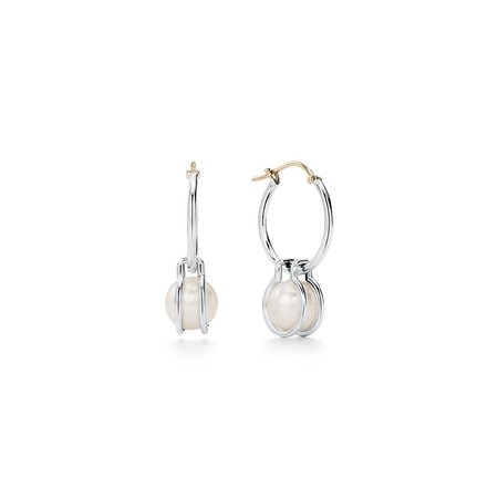 Tiffany HardWear pearl hoop earrings in sterling silver. | Tiffany & Co.