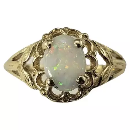 Vintage 14 Karat Yellow Gold and Opal Ring size 7 #15312 For Sale at 1stDibs