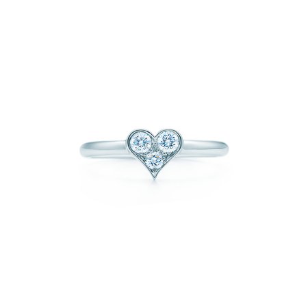 Tiffany Hearts™ ring in platinum with diamonds. | Tiffany & Co.