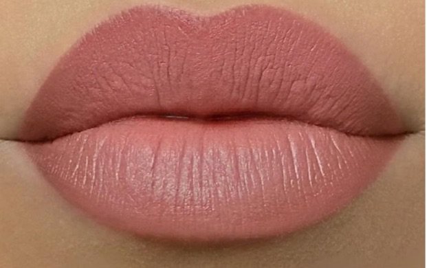 peach pink lip