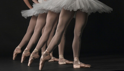 amazing feet in pointe shoes ballet dance aesthetic