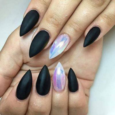 pastel goth nails