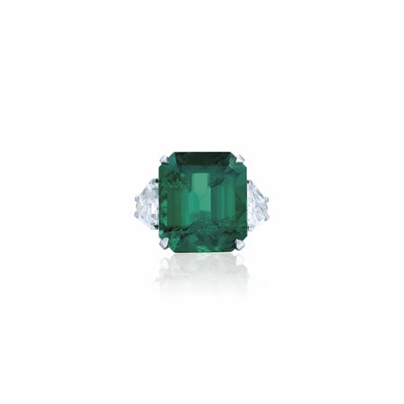 2018_GNV_16111_0417_000(emerald_and_diamond_ring_david_morris).jpg (3200×3200)