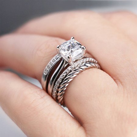 wedding/engagement ring