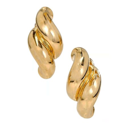 Tiffany and Co. Yellow Gold Double Swirl Link Clip Post Earrings For Sale at 1stDibs