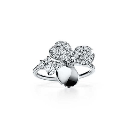 Anillo Tiffany Paper Flowers™ de flor; diamante, platino. | Tiffany & Co.