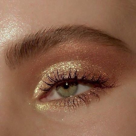 gold glitter eye shadow