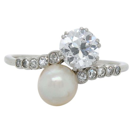 Edwardian Natural Pearl and Diamond Toi et Moi Ring, ca. 1900s For Sale at 1stDibs