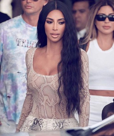 Long Wavy Hair Kim Kardashian