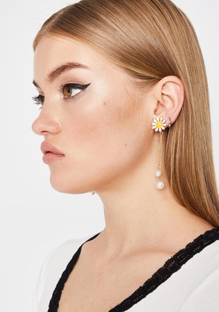 Daisy Drop Pearl Earrings | Dolls Kill