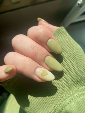 green nails cute