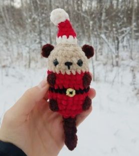 crochet mini Santa otter