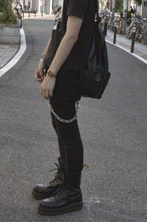 Dr. Martens thick sole | Urban goth in 2018 | Pinterest | Fashion, Style and Clothes