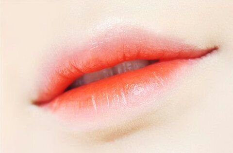 Orange Lip Gradient 1