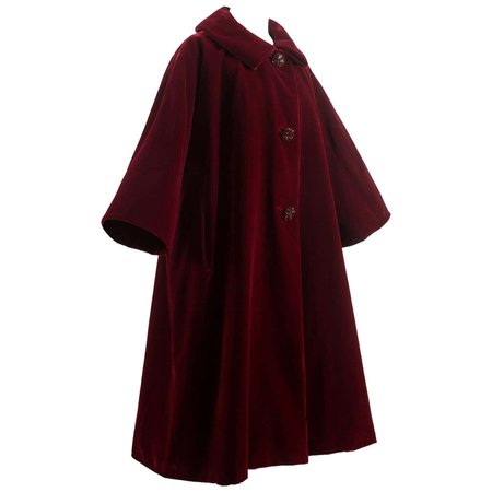 Christian Dior Haute Couture Autumn-Winter 1956 royal red silk velvet opera coat For Sale at 1stDibs