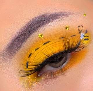 Jubilant Scrubs - Bee inspired makeup done by our beautiful ambassador @glambymelissam using “Marisa” lash. 🐝❤️ #savethebees #makeupartist #makeup #mua #makeuplook #aesthetic #lashes #mibklashes | Facebook