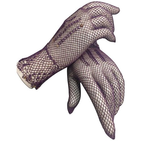 1930s Purple Cotton Crochet Gloves w Nice Details For Sale at 1stdibs