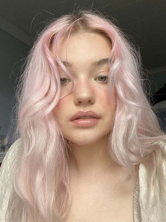 𝔰𝔢𝔯𝔢𝔫𝔢𝔢𝔠𝔥𝔦𝔲 - follow for more! | Light pink hair, Pastel pink hair, Hair inspo color