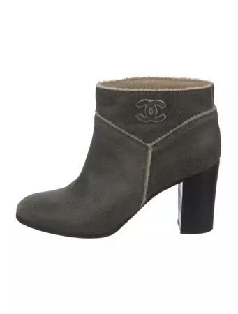 Chanel Interlocking CC Logo Suede Boots - Grey Boots, Shoes - CHA877063 | The RealReal