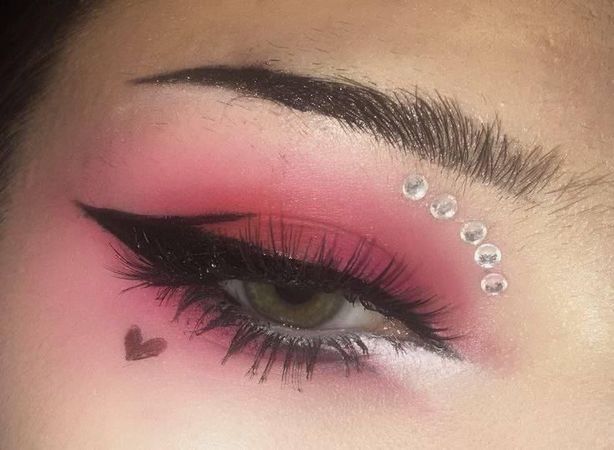 goth pink eyeshadow
