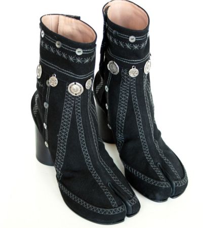 Tabi boots