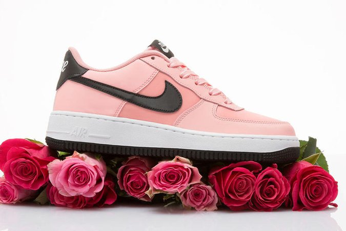 https://hypebeast.com/wp-content/blogs.dir/6/files/2019/02/nikes-pink-valentines-day-air-force-1-is-signed-with-a-heart-1-1.jpg (800×533)