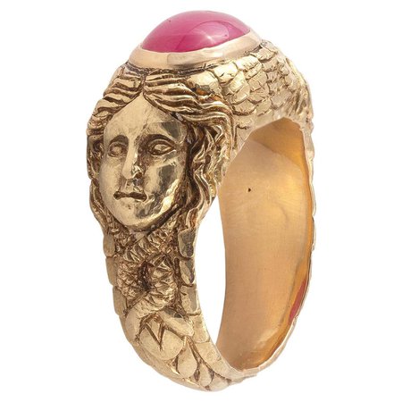 Classical Revival Ruby and 18k Gold Ring For Sale at 1stDibs
