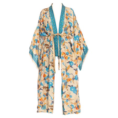 1960S Blue and Cream Floral Silk Kimono For Sale at 1stDibs