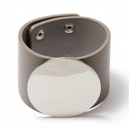 Серый браслет с круглым металлическим элементом - купить за 4 500 руб. в Москве